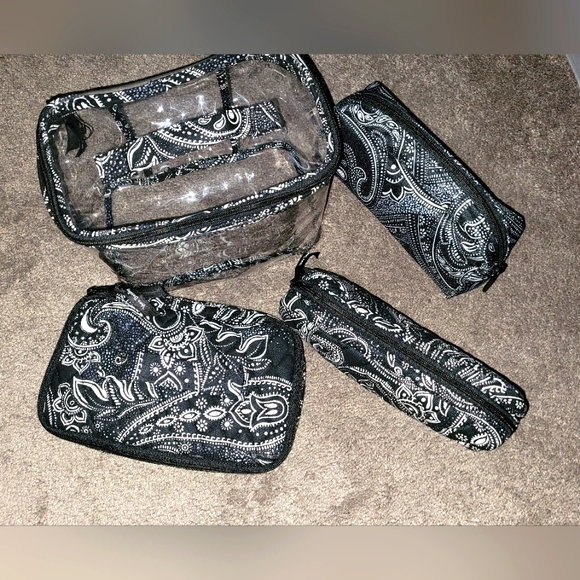 Vera Bradley Handbags - Vera Bradley - Travel Toiletry Set